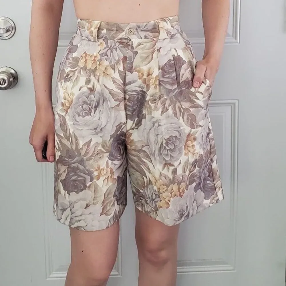 90s Neutral Floral High‎ Rise Shorts